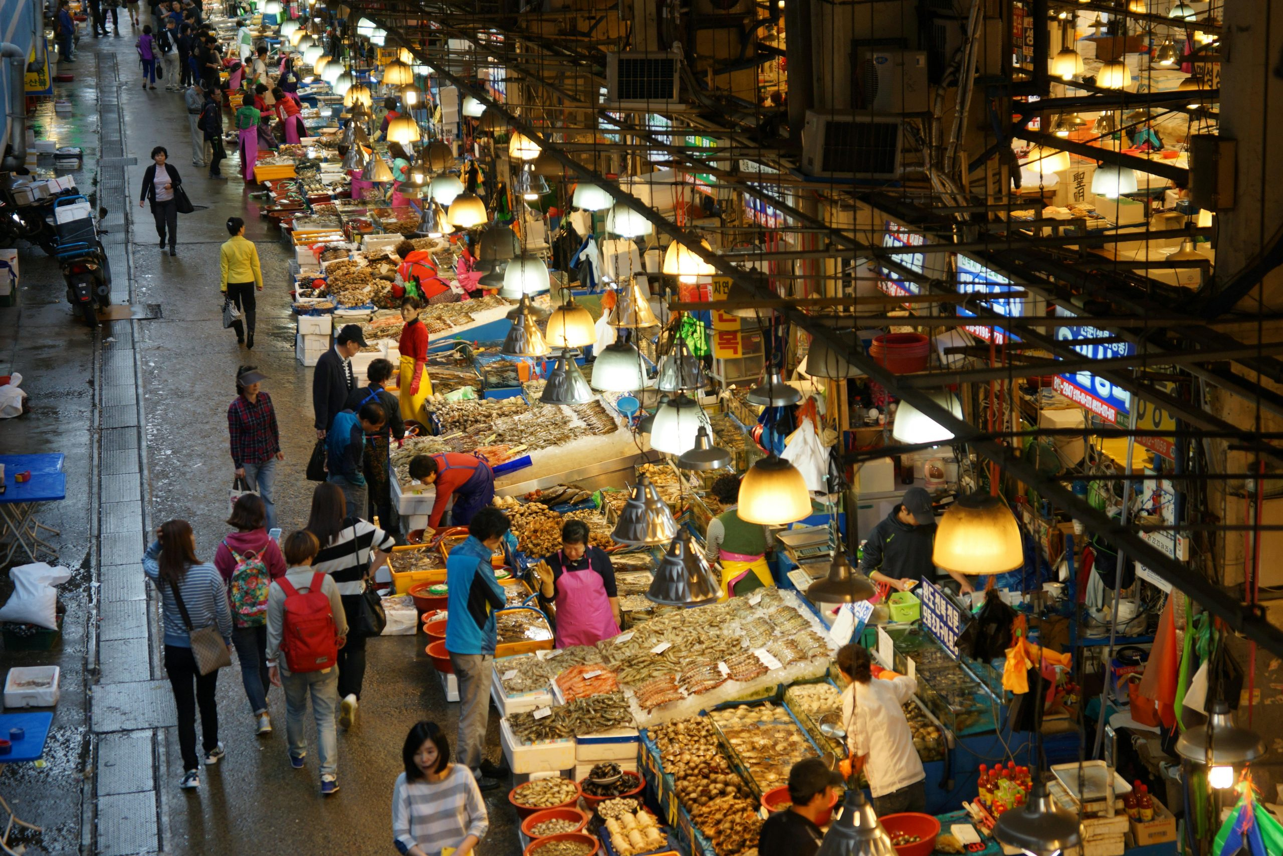 Mastering the art of buying and selling on social media