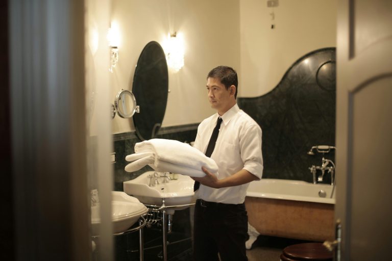 How to become a more responsible and ethical traveler