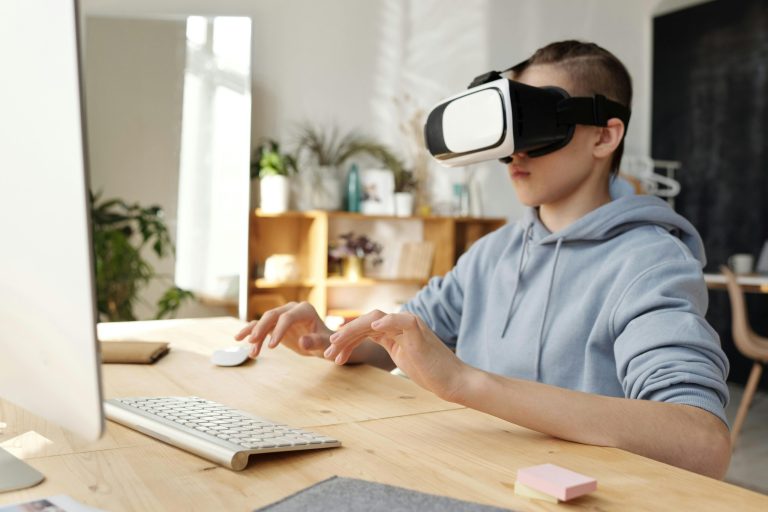 Transforming education with virtual and augmented reality