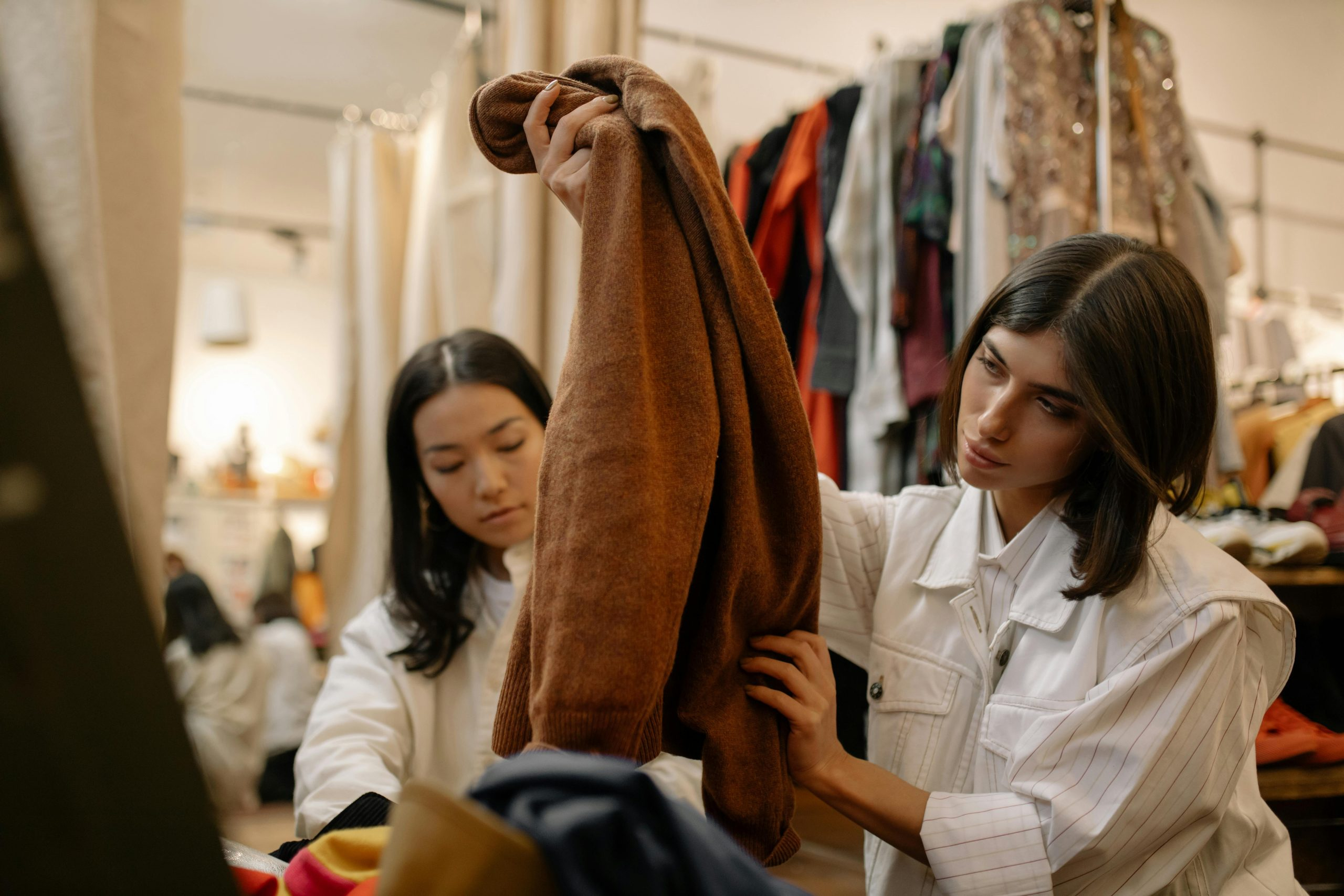 Your guide to finding the perfect vintage clothing pieces