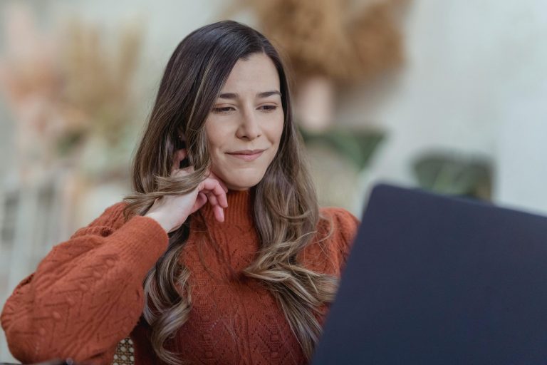 From side hustle to full-time career: a complete guide