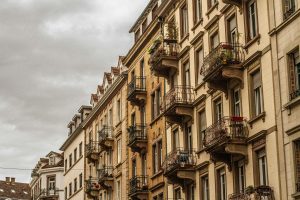 A complete guide to understanding real estate market trends